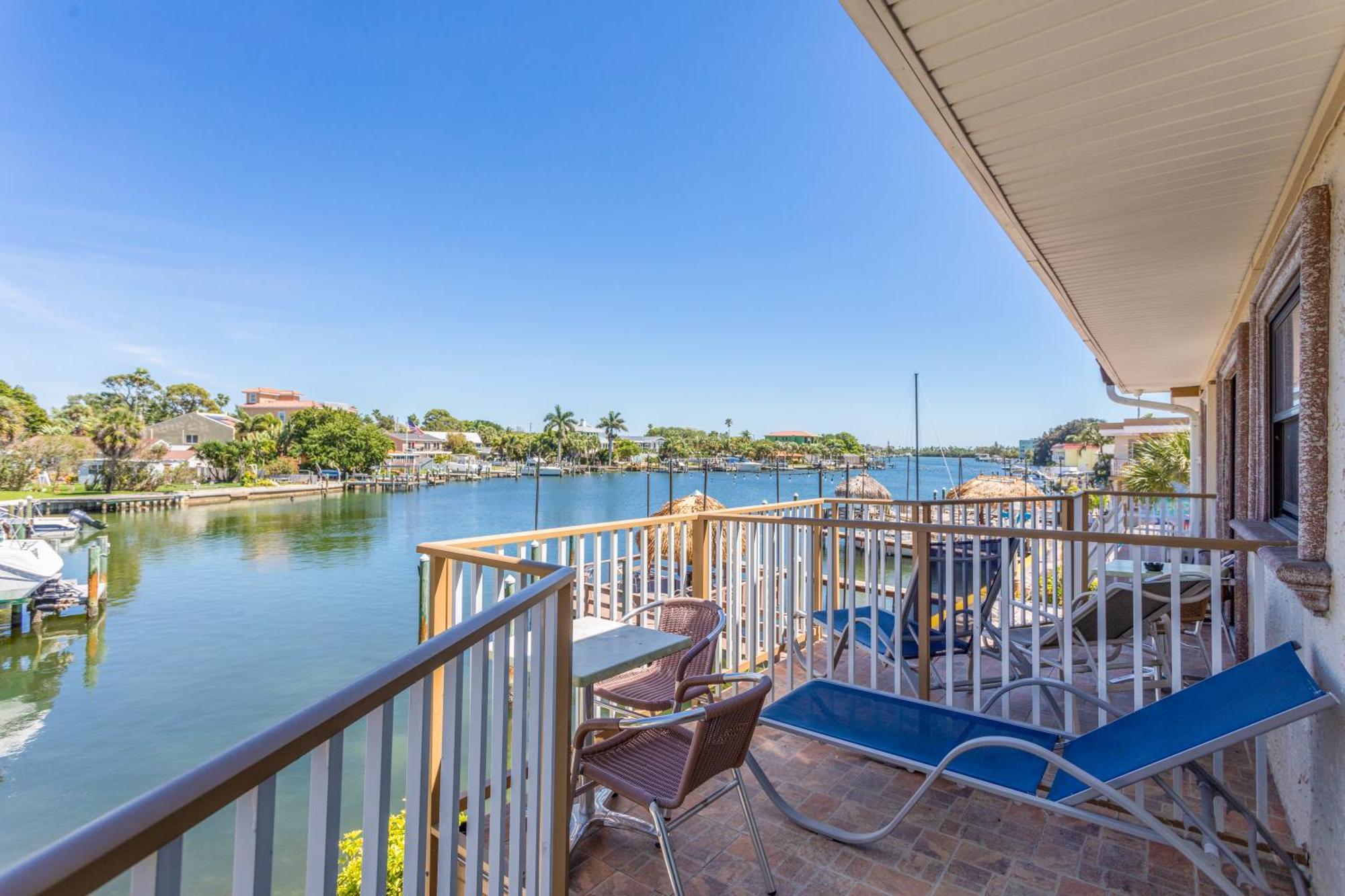 Bayview Plaza Waterfront Resort St. Pete Beach Quarto foto