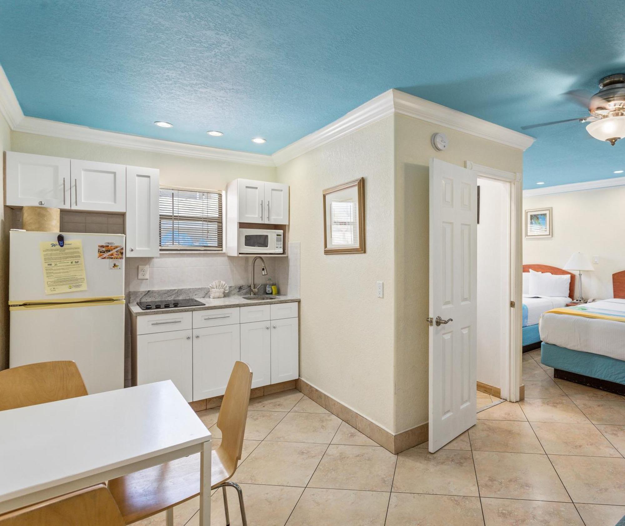 Bayview Plaza Waterfront Resort St. Pete Beach Quarto foto